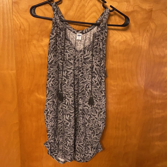 NWT Maternity tank. Old Navy. Size medium. - Picture 1 of 8